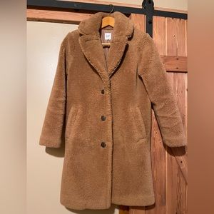 GAP women’s Sherpa coat - size small